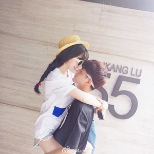 办公室秘书nylon丝袜 女性
